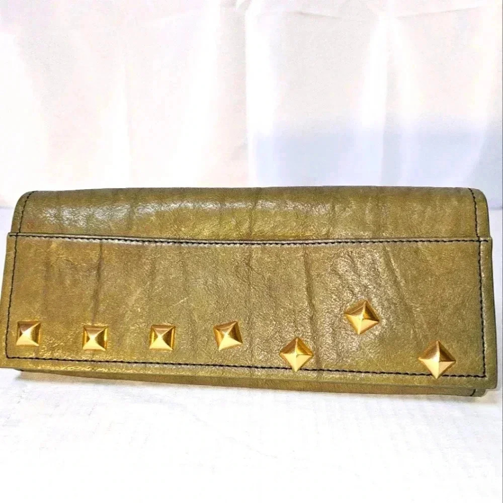 Tre‎ Vero Leather Studded Olive Green Outer Zip Pocket Clutch
